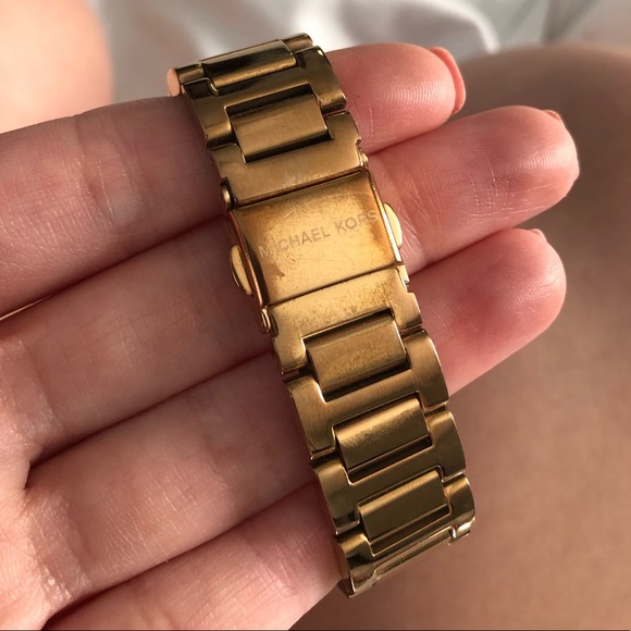 Rose gold crystal studded Michael Kors watch - Picture 6 of 9